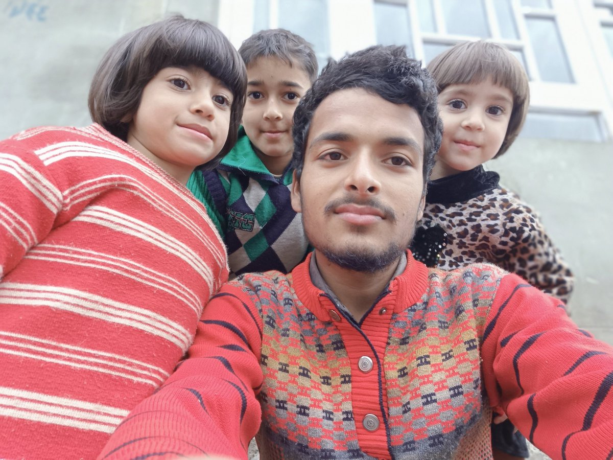 HamzaAkbarpur's tweet photo. Childhood
#LoveYourW2023
#bacpan https://t.co/c0oMZWV4at