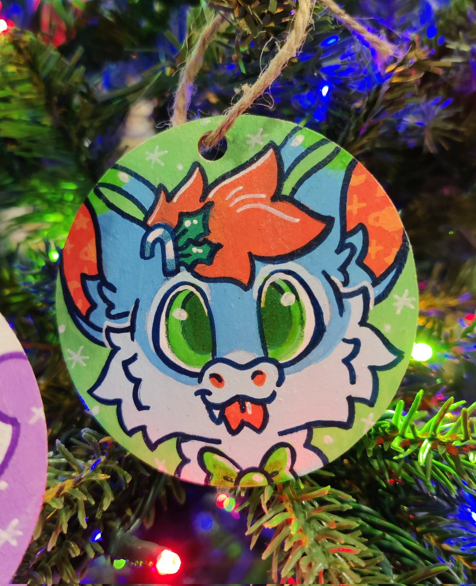 pandaparfaitart's tweet photo. HELLO GOOD MORNING
Instead of spending $$$ at big companies today, consider supporting a tiny artist?
I would love to do more ornaments, and they can still be completed for Christmas 🎄 Your fursona deserves a spot on your tree, right? https://t.co/frKyMJrtxJ