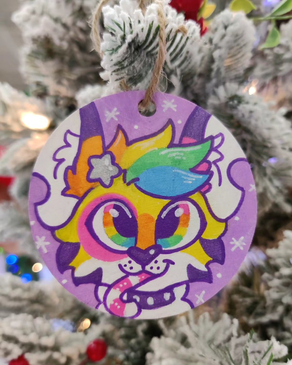 pandaparfaitart's tweet photo. HELLO GOOD MORNING
Instead of spending $$$ at big companies today, consider supporting a tiny artist?
I would love to do more ornaments, and they can still be completed for Christmas 🎄 Your fursona deserves a spot on your tree, right? https://t.co/frKyMJrtxJ