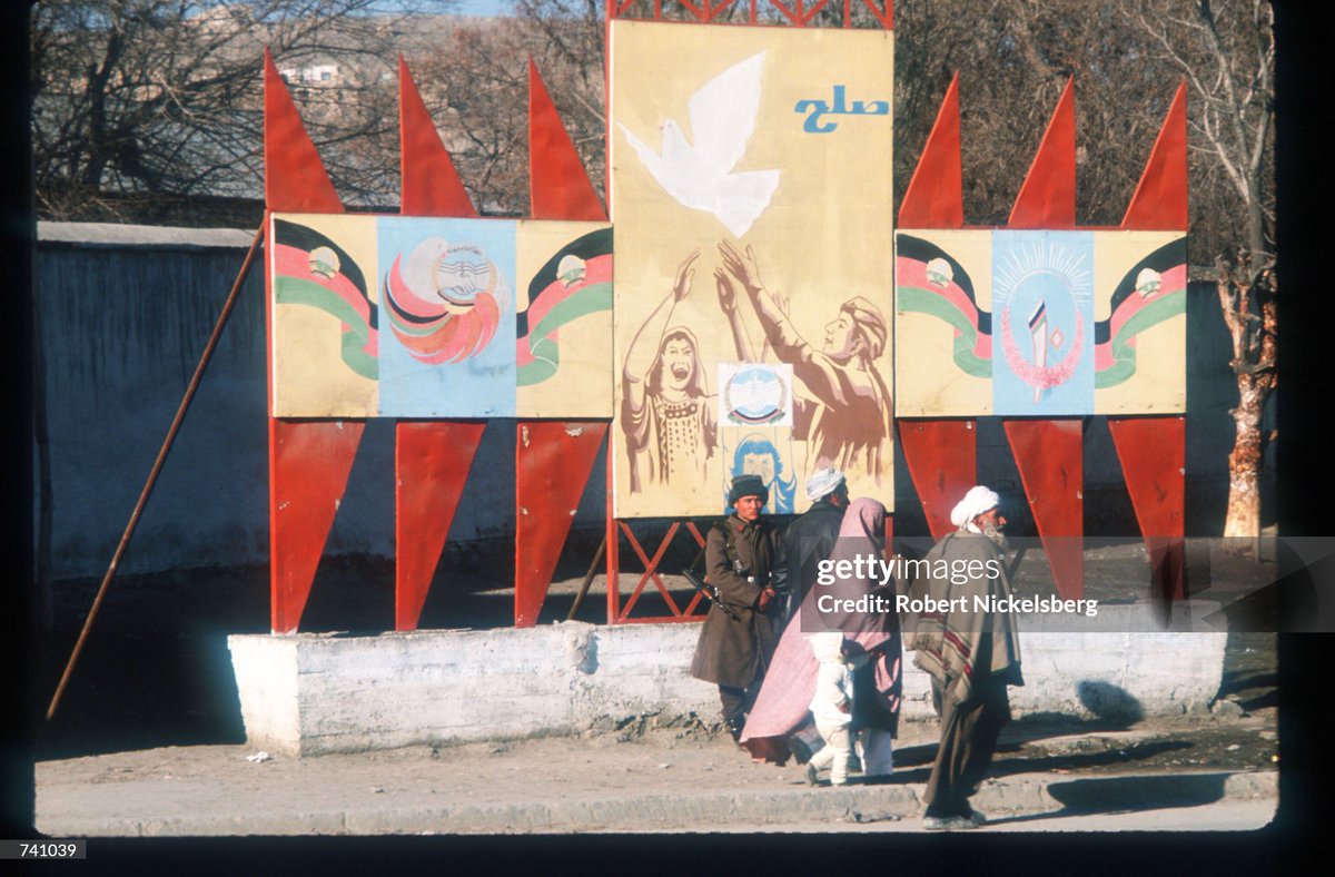 DavidDetten's tweet image. Kabul, Winter 1988/89 picture thread. 

I won’t be adding to much context to these, but most show DRA troops and the withdrawal of the Red Army. All found on Getty images.