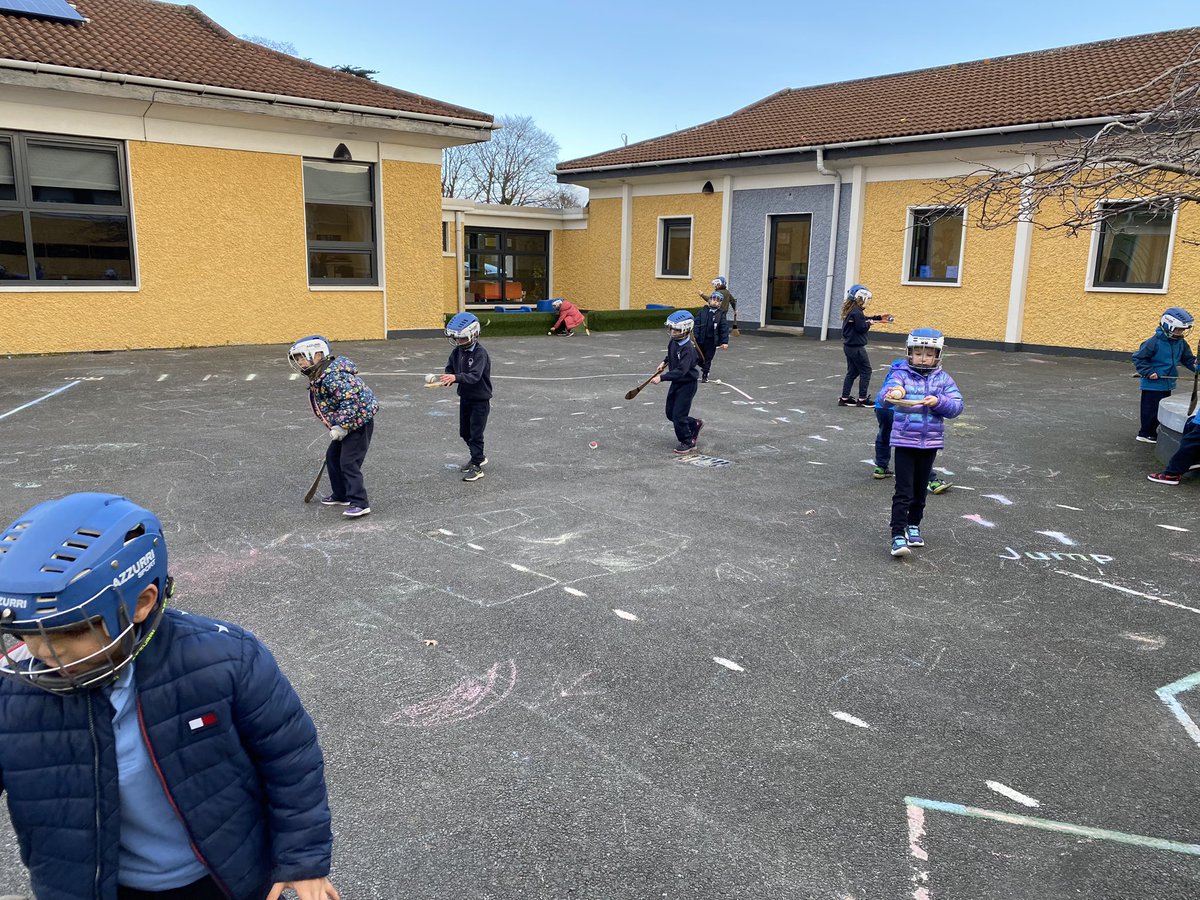 rangmsmaguire's tweet photo. Great outdoor session of hurling today. Thanks coach Steve. @ShankillGaa @followstannes https://t.co/cMeyYrOneq