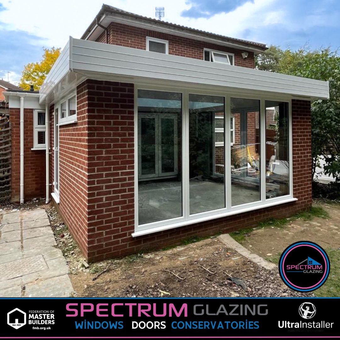 spectrumglazing's tweet photo. Recent Orangery installation completed in Colchester Using the Ultraframe Flat roof system and Ultrasky roof lantern.

https://t.co/h8jS4HhQ9C  01206 258056

#colchesterorangery #ultraframeflatroof #ultraframe #ultrasky #flatroof #essexconservatories https://t.co/AFOFnEuax3