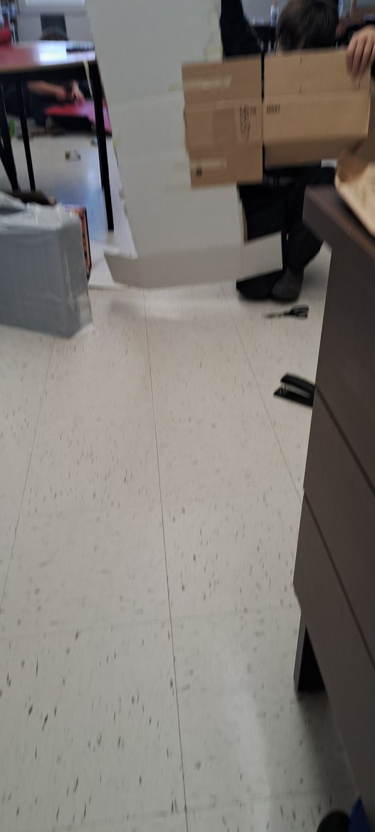 JessW08's tweet image. Carboard Challange is off and running in 4/5 Wells! From spaceships to arcade games we sure are a creative bunch! 
@bltsenior