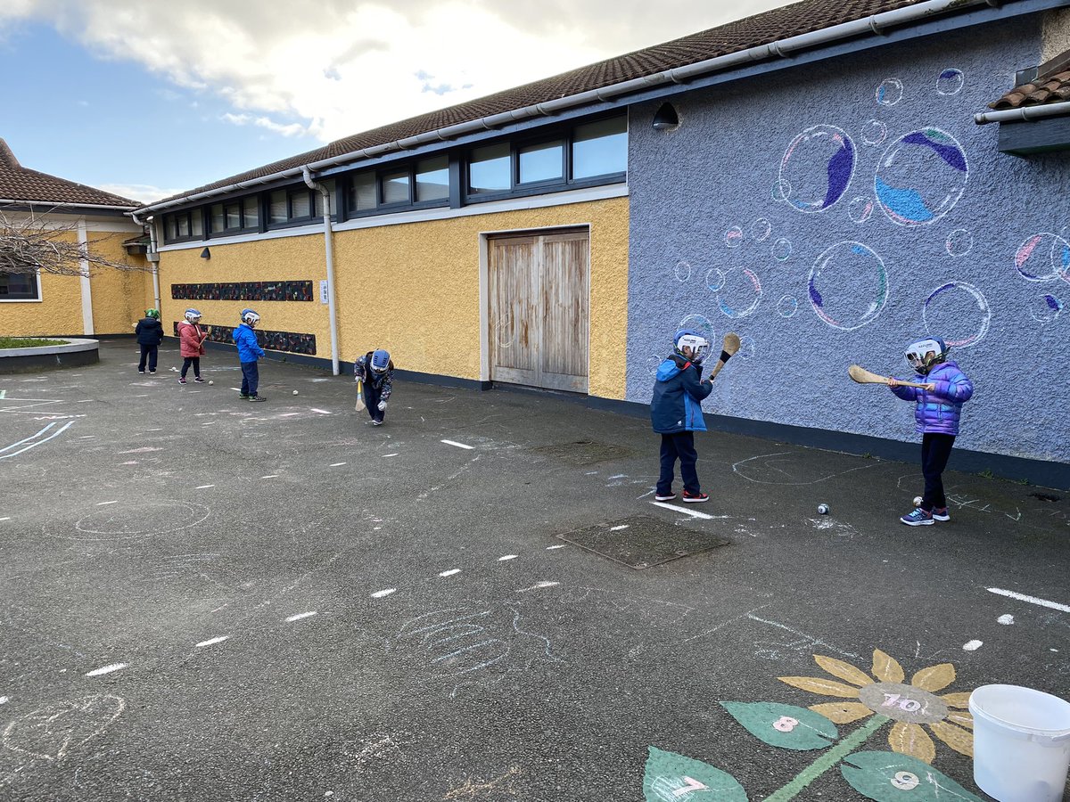 rangmsmaguire's tweet photo. Loved our GAA session today with coach Steve. @followstannes @ShankillGaa https://t.co/ku2SCcD5x1