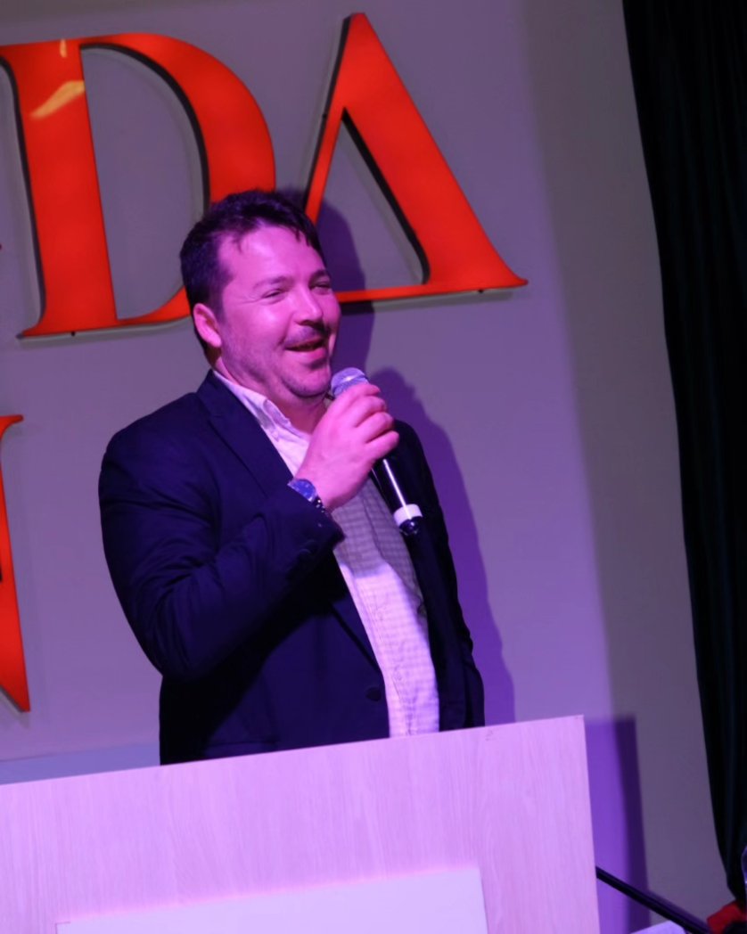 Narlıdere ve Güzelbahçe Uğur Okulları, Manisa Bahçeşehir Koleji öğretmenleri 24 Kasım Öğretmenler Günü'nü Kurucumuz Sn.Fırat Atlıhan'ın katılımları ile kutladı.
Tüm öğretmenlerimizin öğretmenler günü kutlu olsun.
#uğurluolmak💜