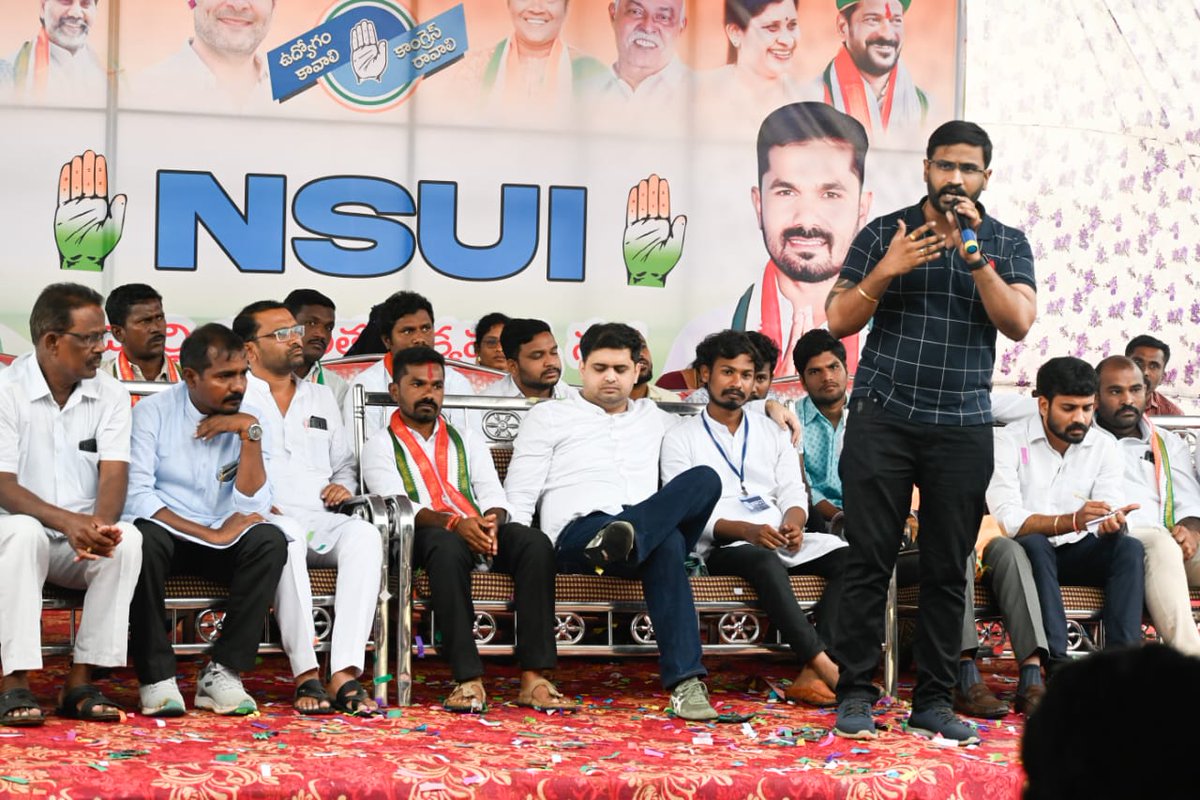 VenkatBalmoor's tweet photo. #NSUI President Shri @Neerajkundan ji attended "కొలువులకై కొట్లాట" sabha as chief guest, organised by #TSNSUI state secretary Sohil Shah. This Sabha was organised in support of Khanapur #Congress MLA candidate Edama bojja, with Education and employment as the main theme. The sabha was preceded by a huge bike rally with pro-congress slogans.
@revanth_anumula
#TelanganaElection2023 #CongressWaveInTelangana #CongressWinningTelangana