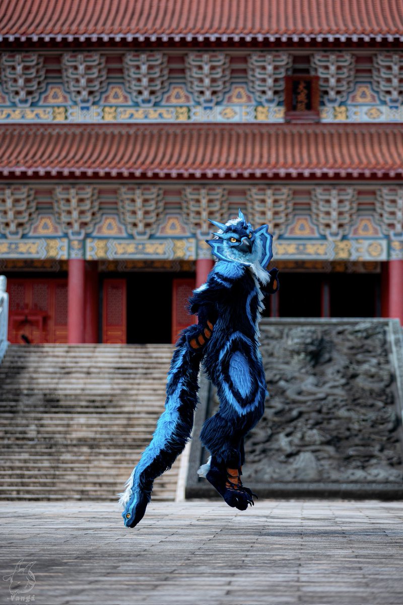 I can fly

📸：<a href="/goat83262/">Yangi🔜Infurnity2025</a>

✂️︰<a href="/BeastFantasia/">Beast Fantasia Studio</a>

#FursuitFriday 
#Fursuit