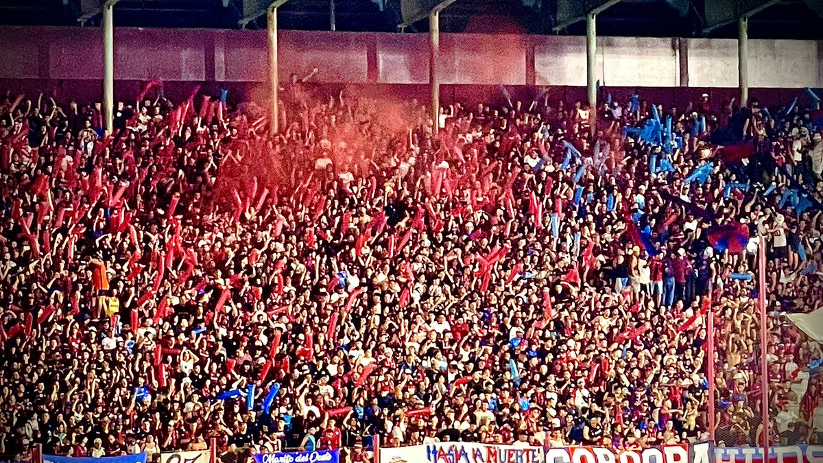 Sil_Chu's tweet photo. La fiesta de San Lorenzo, nunca la van a igualar! https://t.co/AWuWmrmDa4