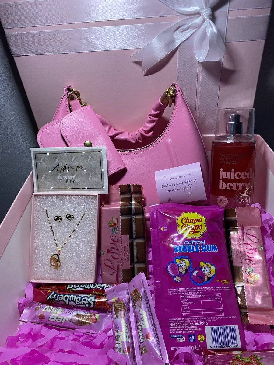 keyrah__'s tweet photo. If you don’t have a best friend that’s sending you random gifts. It’s time to change them oo. Because what’s this cuteness? https://t.co/fy5Pegq0fw