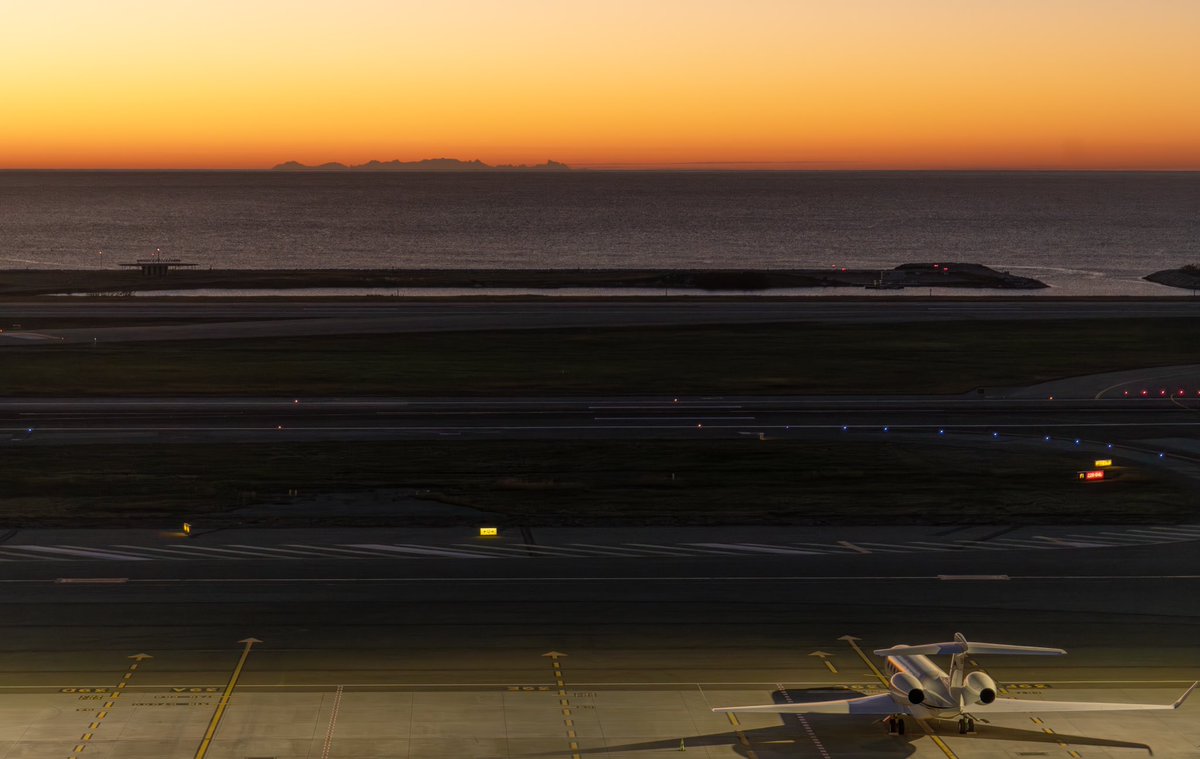 tonioche06's tweet image. La Corse vue depuis l’aéroport de Nice ce matin #lfmn #nice06