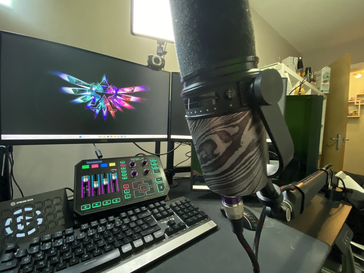 <a href="/KoCCreations/">KoCustomCreations</a> absolutely perfect skin to cover my SHURE branded mic. Appreciate the quick time shipping to the UK from AUS

If I wanna change it further down the line I’ll be shopping with you guys again for sure 

✌️