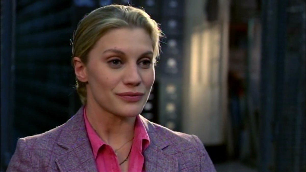 FanKatee's tweet photo. @kateesackhoff @NBCUniversal Lost &amp; Found - Unaired Pilot https://t.co/5qVJ49Vb0u