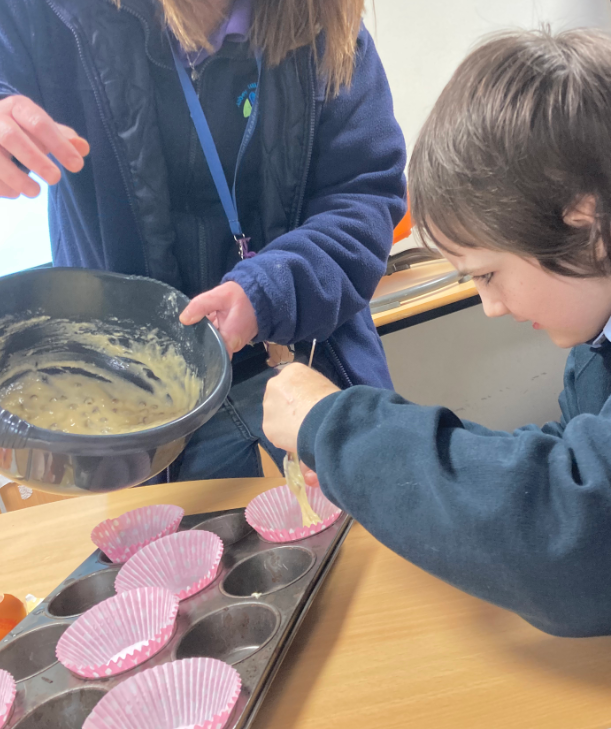HorizonsTrust's tweet photo. Processed-based learning and #engagement at #AbbeyHill #anticipation #communication #FineMotorControl #senses https://t.co/Lgq7j9jR69