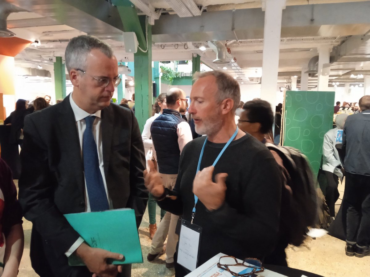 Merci @ThomasFatome, DG @assur_maladie, d'être venu échanger avec nous sur notre stand lors de la Journée Article 51, concernant notre accompagnement, les avantages de l'activité physique adaptée ainsi qu'1 possible prise en charge financière de cet accompagnement. #APAThérapie