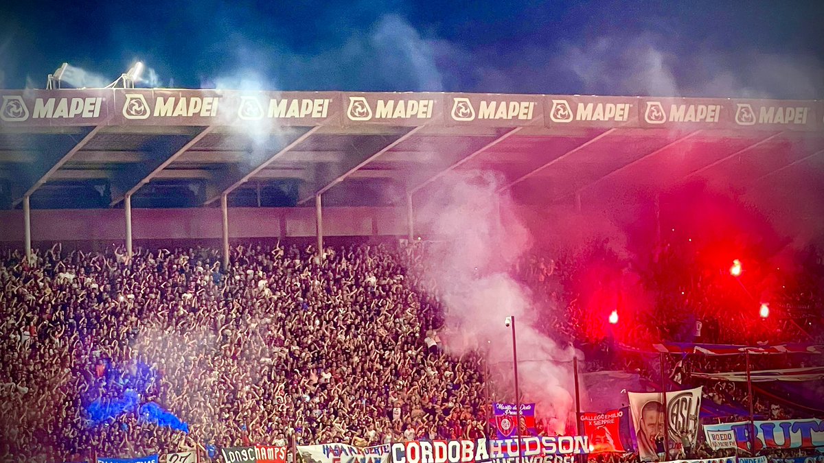 Sil_Chu's tweet photo. Hacemos hilo con fotitos de ayer? #SanLorenzo https://t.co/uqh2QZ9zEn