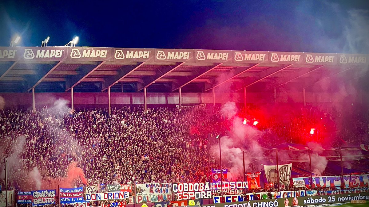 Sil_Chu's tweet photo. Hacemos hilo con fotitos de ayer? #SanLorenzo https://t.co/uqh2QZ9zEn