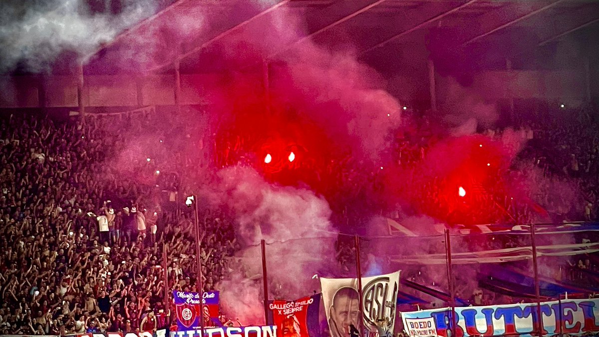 Sil_Chu's tweet photo. Hacemos hilo con fotitos de ayer? #SanLorenzo https://t.co/uqh2QZ9zEn