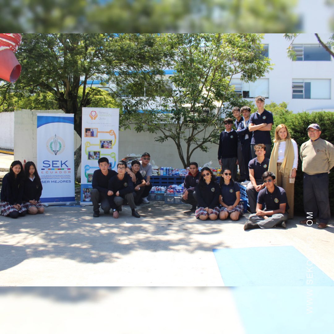 SEKQuito's tweet photo. 🤔 ¿Sabías que nuestra campaña Jeans Day Solidario nació de una visita académica? 

Todo lo recolectado será en beneficio de una de las miles de familias vulnerables en nuestro país 👨‍👩‍👧‍👧

🙌🏻 Gracias a toda la comunidad SEK y al Banco de Alimentos por su compromiso y solidaridad. https://t.co/Yj9LZYVYj3