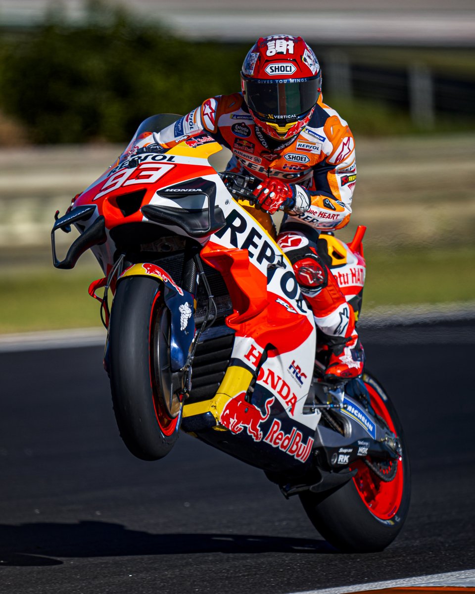 box_repsol's tweet photo. Cuando te clasificas directamente a la Q2😁

🅿️7️⃣ #MM93

🚨Joan Mir será revisado mañana antes de la FP2. ¡Fuerza, @JoanMirOfficial !💪

#ValenciaGP 
#MotoGP https://t.co/94Nejgd2Ka