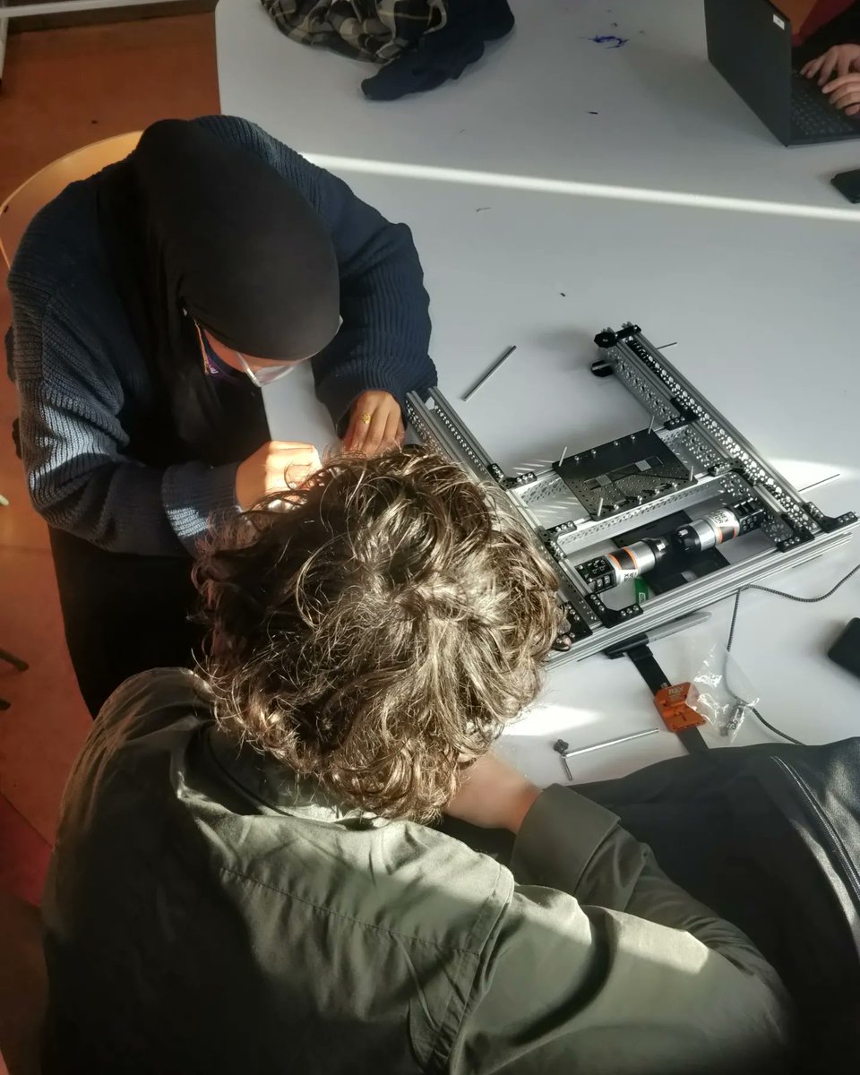 CODE_NAME_KFS's tweet image. Week 6

It Moves (again, but better this time)

#morethanrobotsuk
#firsttechchallengeuk
#firsttechchallenge
#kingsdalefoundationschool
#roboticsclub
#CODE_NAME