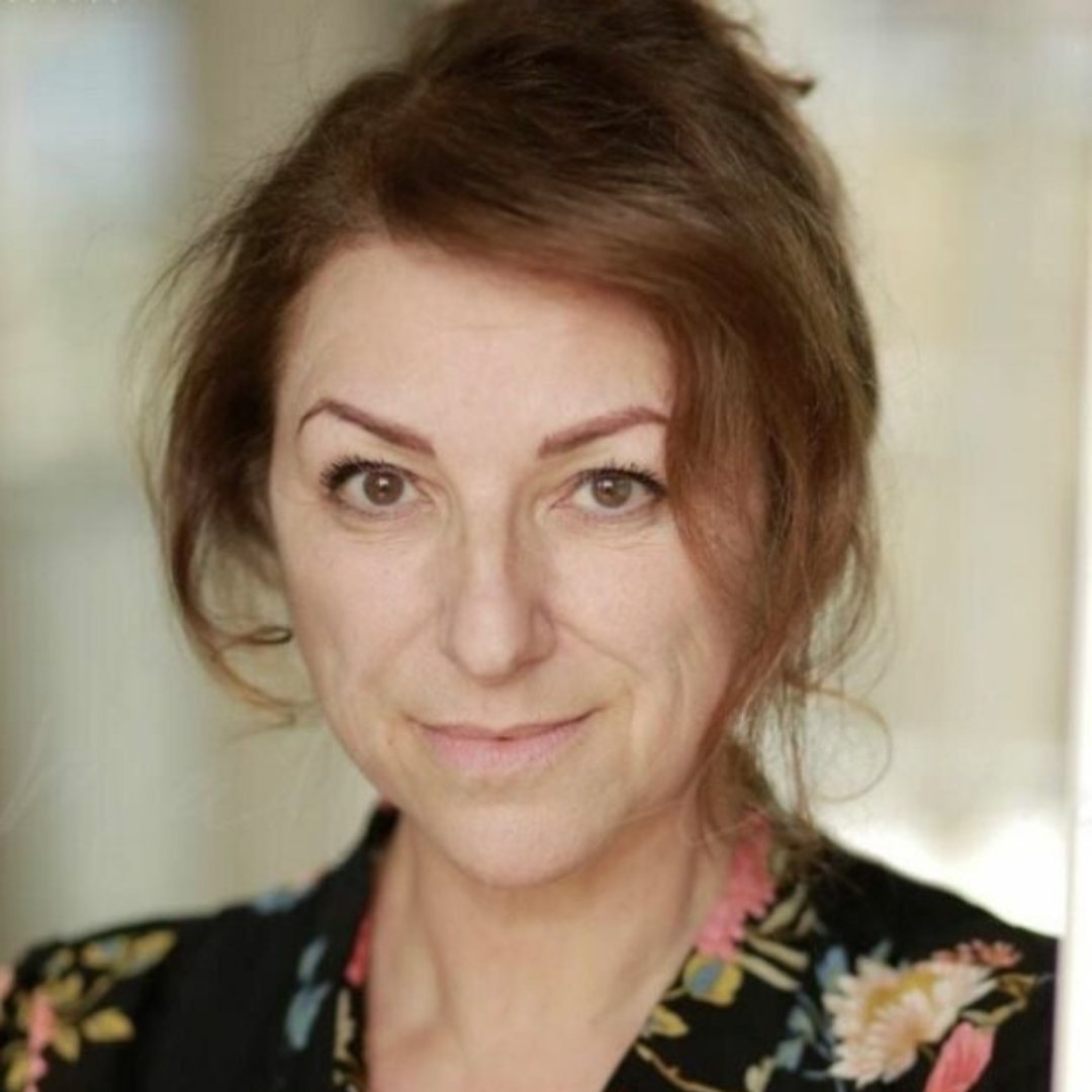 NEAExams's tweet photo. Kim Ismay is Debs! We are delighted that Kim will be returning to Elf in the role of Debs. Elf will be playing at the Dominion Theatre from 15 November 2023 until 6 January 2024. Book your ticket here: https://t.co/1KkD9enUm1 https://t.co/8exdsc0AzS