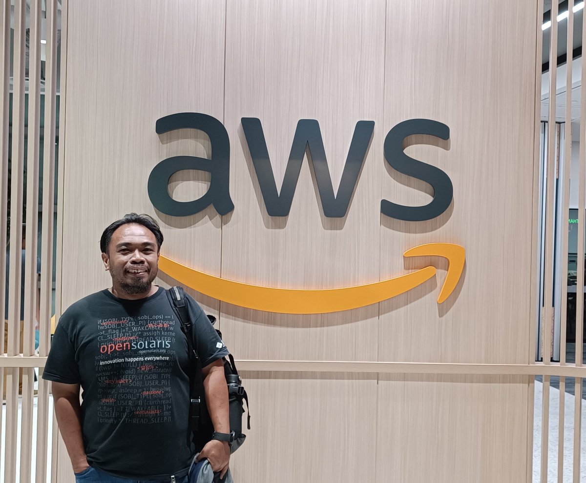 rezdrake's tweet image. Attending rawSEC Malaysia Cybersecurity Community meetup at AWS. Great topics shared by tonight's speaker
#rawsec