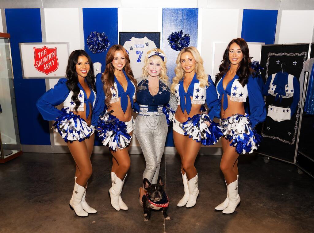 Thanks to all my new friends @DCCheerleaders My Dolly mama is still my favorite cheerleader 📣