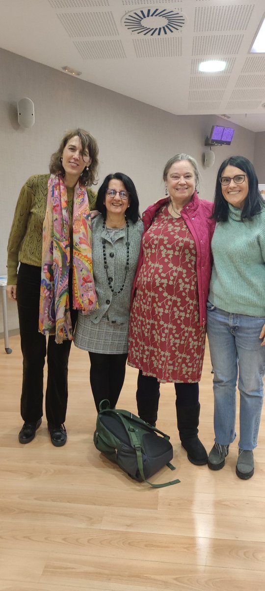 Aizpeamb's tweet photo. IV. Nazioarteko Errukiari buruzko Foroa .
Mila esker "Vivir con Voz Propia"- ko. talde osoari eta plazer bat berriro ere Rosamund Oliverrekin ikasteko aukera izateagatik.
#Komunitateerrukitsuak
#Deeptrain https://t.co/Hgb0m7gakH