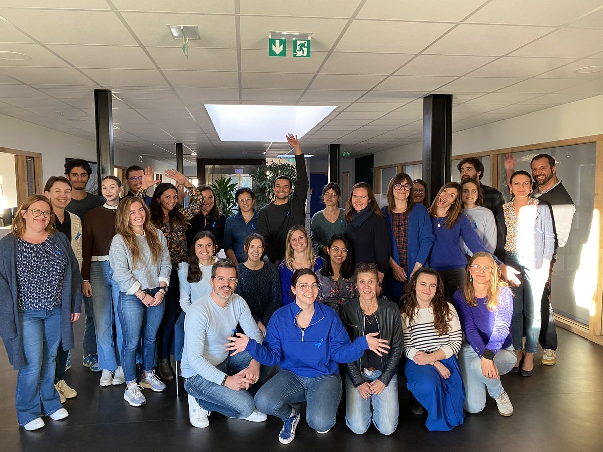 🔵 Après #octobrerose, l’équipe de #Vigipharm s’est vêtue de bleu pour une journée de sensibilisation sur le dépistage du cancer de la prostate !

#cancerdelaprostate #movember #depistage