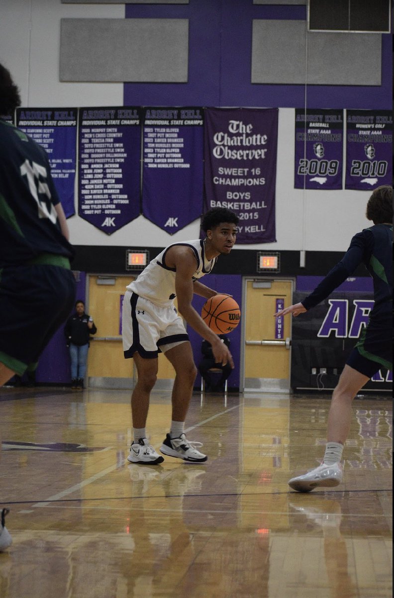 coachedhammonds's tweet photo. Good showing @delani_hammonds vs Weddington
24pts, 8rebs, 6stl &amp; 3a
#runyourrace #moreworktodo @ardreykellbasketball https://t.co/gjXHCoUQlx