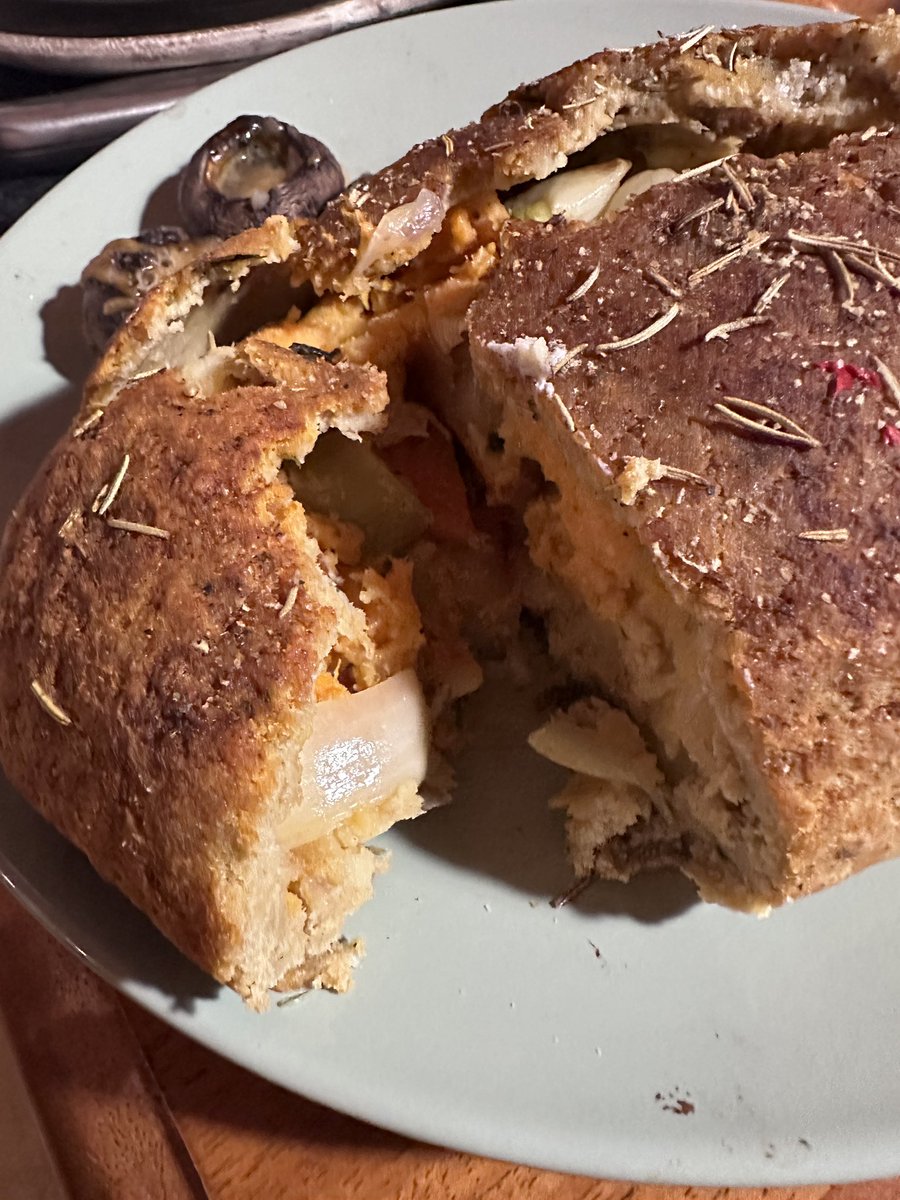 ROScorvalhala's tweet photo. Vegan turkey 🍃 https://t.co/1hDvcmjIWT