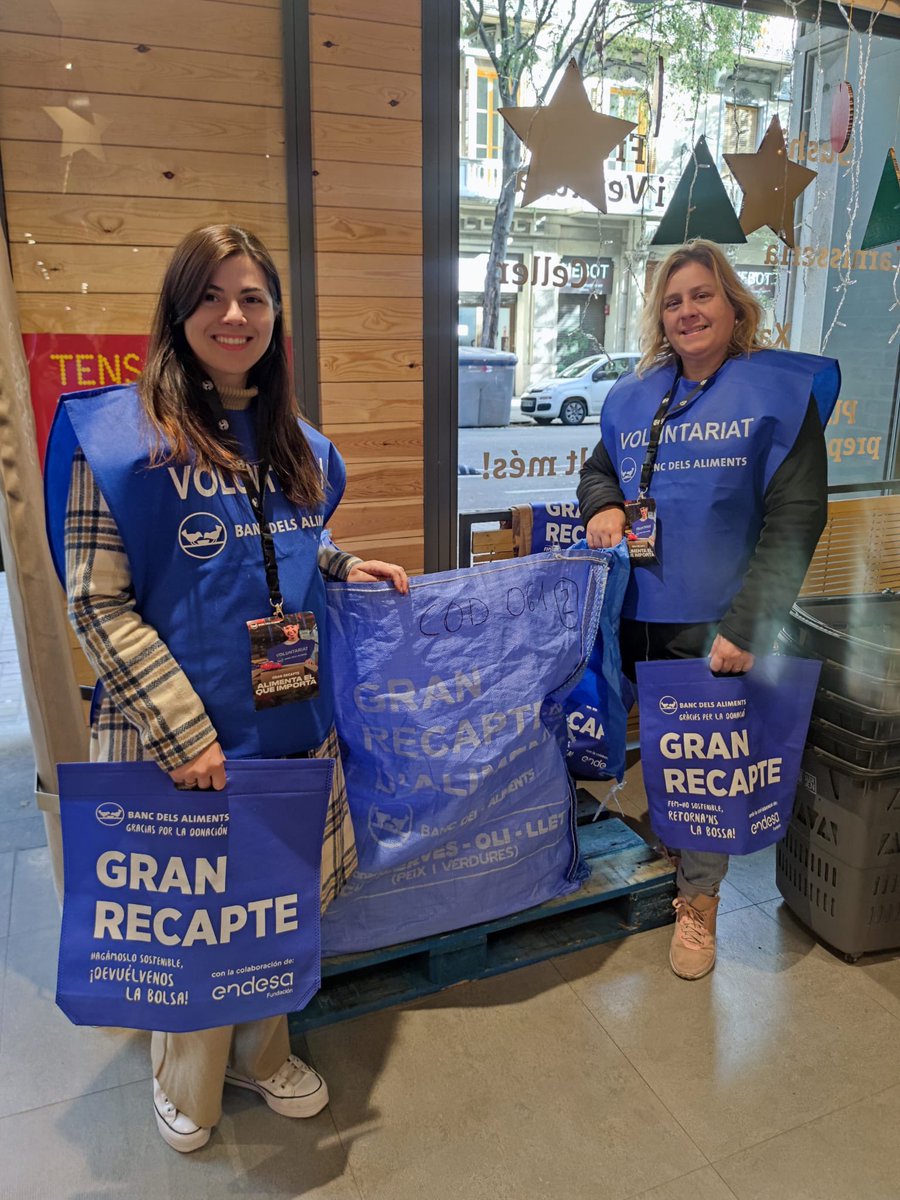 Iniciatives Solidàries (@isolidaries) on Twitter photo Com cada any, treballadors, voluntaris i usuaris d'<a href="/isolidaries/">Iniciatives Solidàries</a> participen al <a href="/GranRecapte/">Gran Recapte</a>. Participa-hi tu també! La teva ajuda és fonamental per a les persones en situació de vulnerabilitat al nostre entorn. #granrecapte #bancdelsaliments #voluntariat #alimentaelqueimporta Com cada any, treballadors, voluntaris i usuaris d'<a href="/isolidaries/">Iniciatives Solidàries</a> participen al <a href="/GranRecapte/">Gran Recapte</a>. Participa-hi tu també! La teva ajuda és fonamental per a les persones en situació de vulnerabilitat al nostre entorn. #granrecapte #bancdelsaliments #voluntariat #alimentaelqueimporta