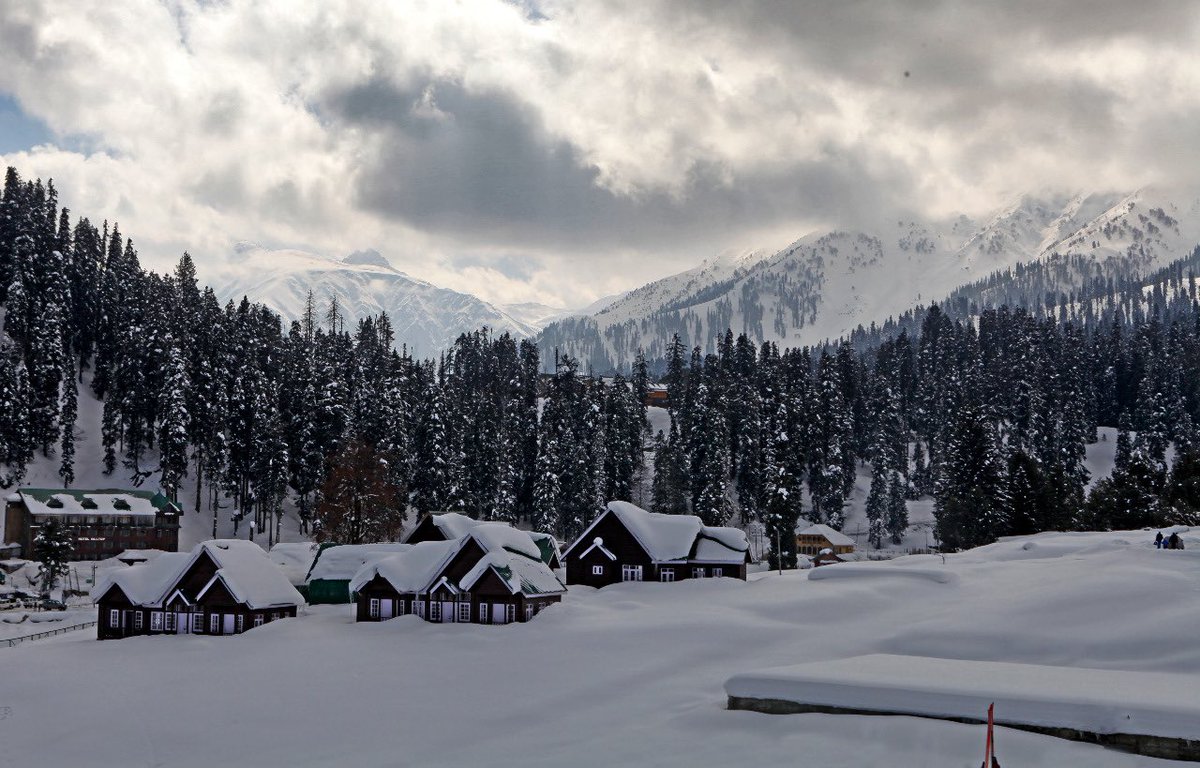JandKTourism's tweet photo. Here, mystical winter is not just a season, it’s s a festivity.
Are you ready to experience the true winter wonderland?
#Kashmir #winterwonderland #heavenonearth #experiencewinter #snow #himalayas #adventure #thrill #jktourism @SyedAbidShah https://t.co/0Ov1fEKZJl