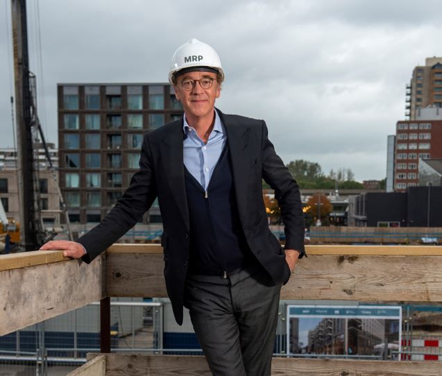 Projecten met gemengde functies zijn een bijzondere uitdaging. Dat geldt zeker voor de omvang van MIX Amsterdam en WFC Amsterdam", aldus Bart Meijer in de eerste uitgave van Amsterdam Bouwt en Ontwikkelt.  Lees hier verder het hele artikel: mrpdevelopment.nl/nl/mrp-news/ba…