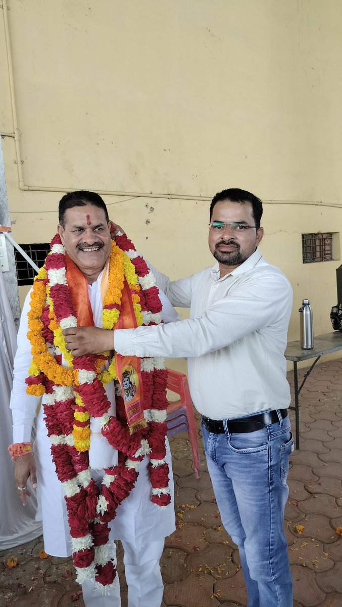 Rajendra_BjpMp's tweet photo. बॉस को जन्मदिन की हार्दिक बधाई एवं शुभकामनाएं
#AtmaramPalel #Kasrawad https://t.co/UbiIXn5iVC