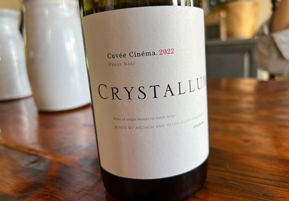 Tasting the wines of <a href="/Gabrielskloof/">Gabriëlskloof</a> and <a href="/crystallumwines/">PeterAllanFinlayson</a> with Peter-Allan, one of the nicest and best winemakers in South Africa! wineanorak.com/2023/11/24/tas…