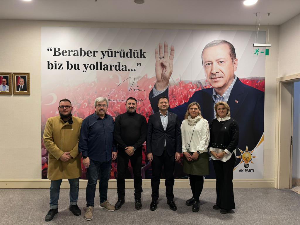 UIDBottrop's tweet image. Akparti Yurt dışı seçmen sorumlusu Avukat Fatih Toprak beyefendiyi Akparti Ankara Merkez Binasında ziyaret ettik. 

Wir besuchten Rechtsanwalt Fatih Toprak, der für Akpartis Wähler im Ausland zuständig ist, im Akparti-Hauptquartier in Ankara.