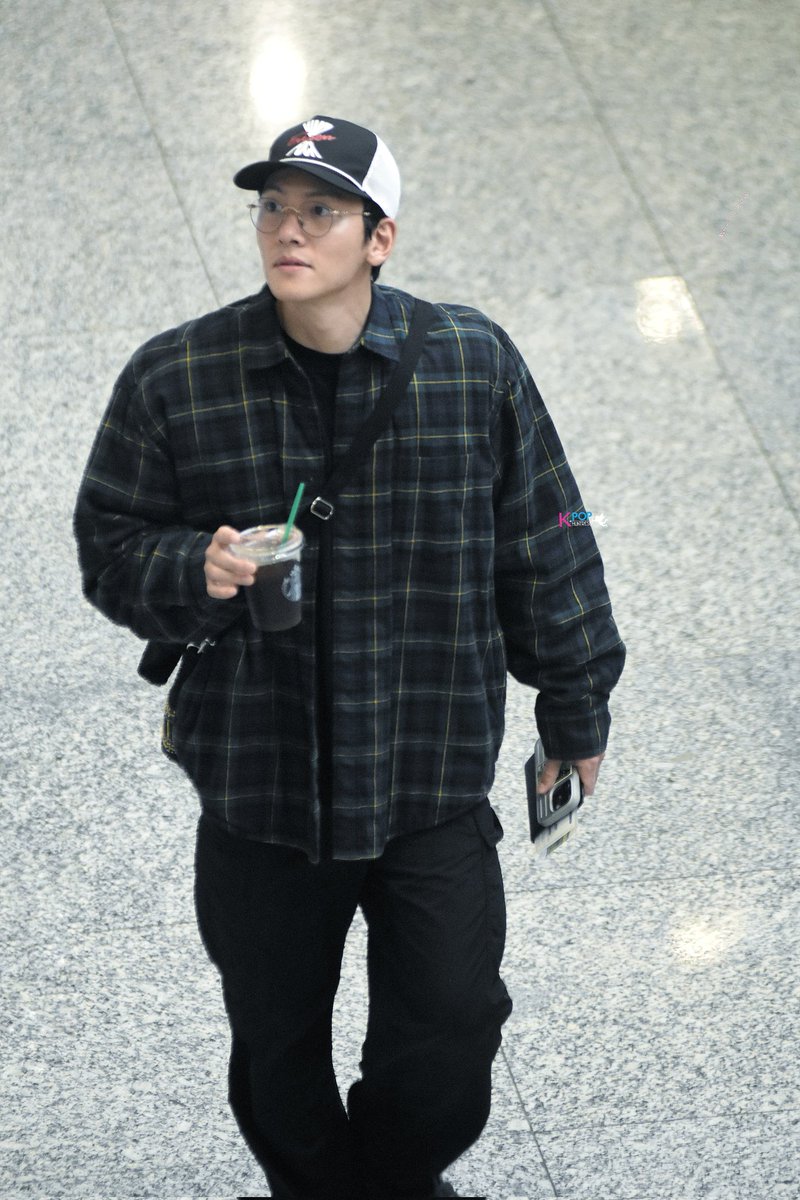 B_bold_21's tweet photo. Jichangwook 💚💚 https://t.co/aRFfncoc90