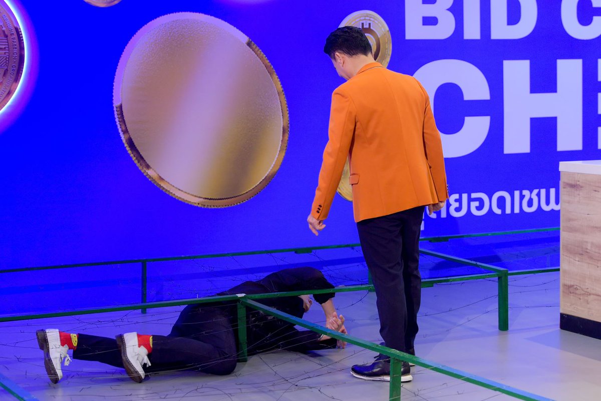 Ch7HD's tweet photo. ฝ่าด่านหฤโหด เรือแบกกันกระสุน !! ก้มต่ำลอดลวดหนาม !! ติดตามใน #BIDCOINCHEF #สุดยอดเชฟหักเหลี่ยมโหด Season 2 อาทิตย์ที่ 26 พ.ย.นี้ ทางช่อง 7HD ชมสดกด 35 และ Facebook LIVE #Ch7HD https://t.co/9XZyOqOR69