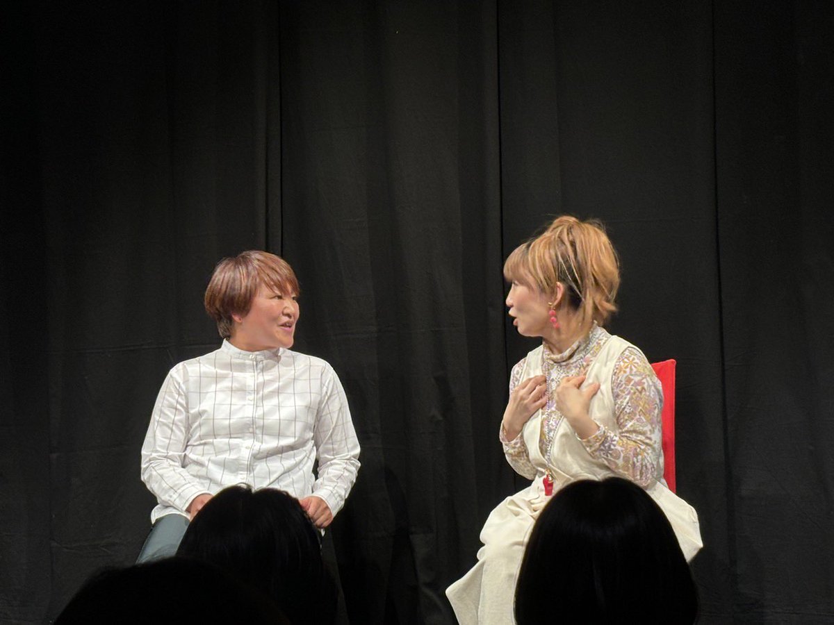 momoeriko_ito's tweet photo. 【IMPRO JAM】初日無事幕が開きました😭✨
ご来場いただきましたお客様本当にありがとうございました!!大感謝🥲
満席の劇場でインプロの公演🥹幸せすぎた。
もちろん、あーすれば良かったと思うことばかりですが二度と戻らない…
明日はまた違う設定やセリフで楽しんでもらえますように🙏
#IMPROJAM https://t.co/pxxovQLEDY