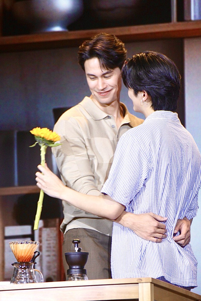 Supersun809's tweet image. “คุณเจ๋งกับน้องพัท” ❤️🥰

#ManTrisanu #BenBunyapol 
#StepByStepOuting  #ค่อยๆรัก