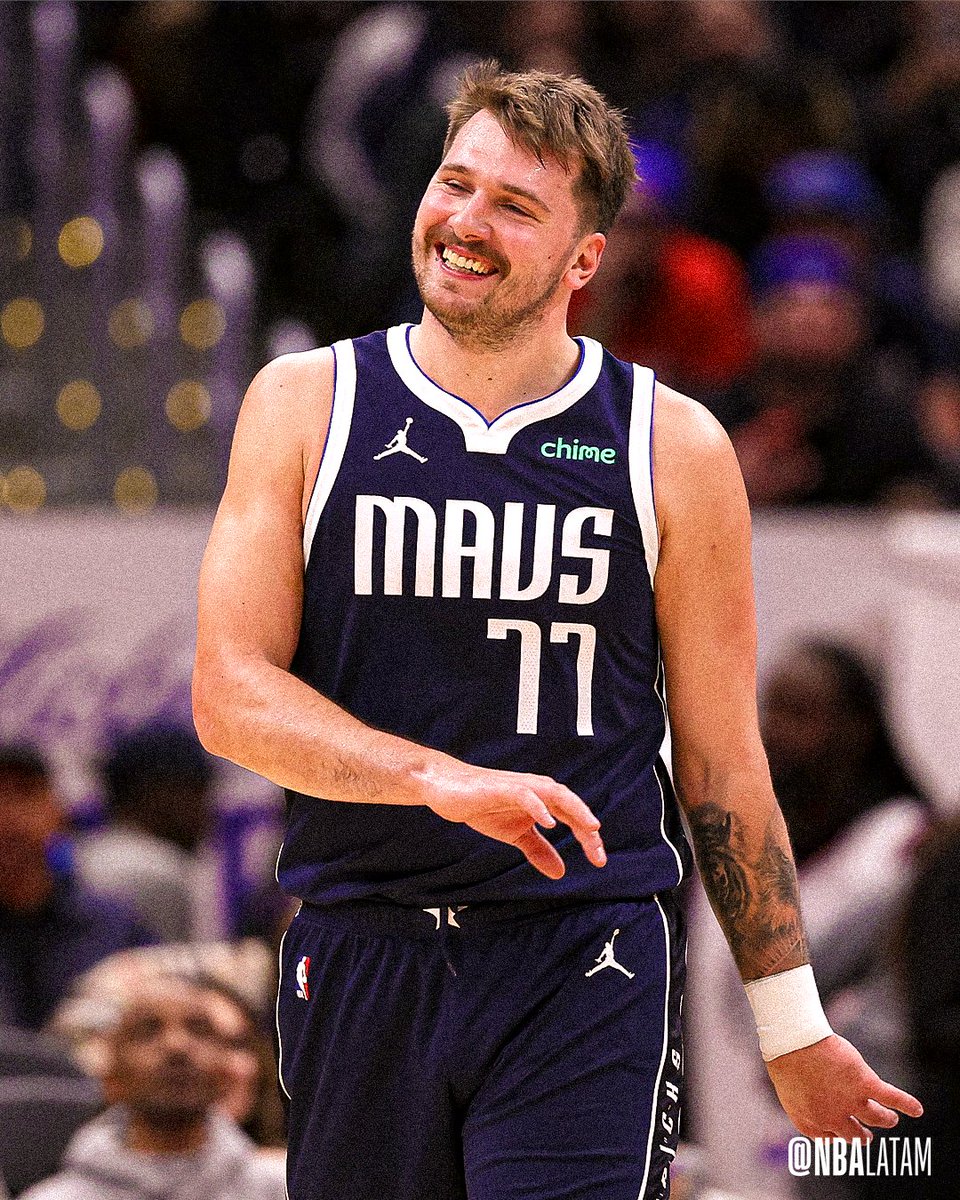 Dunk N'Out tweet media