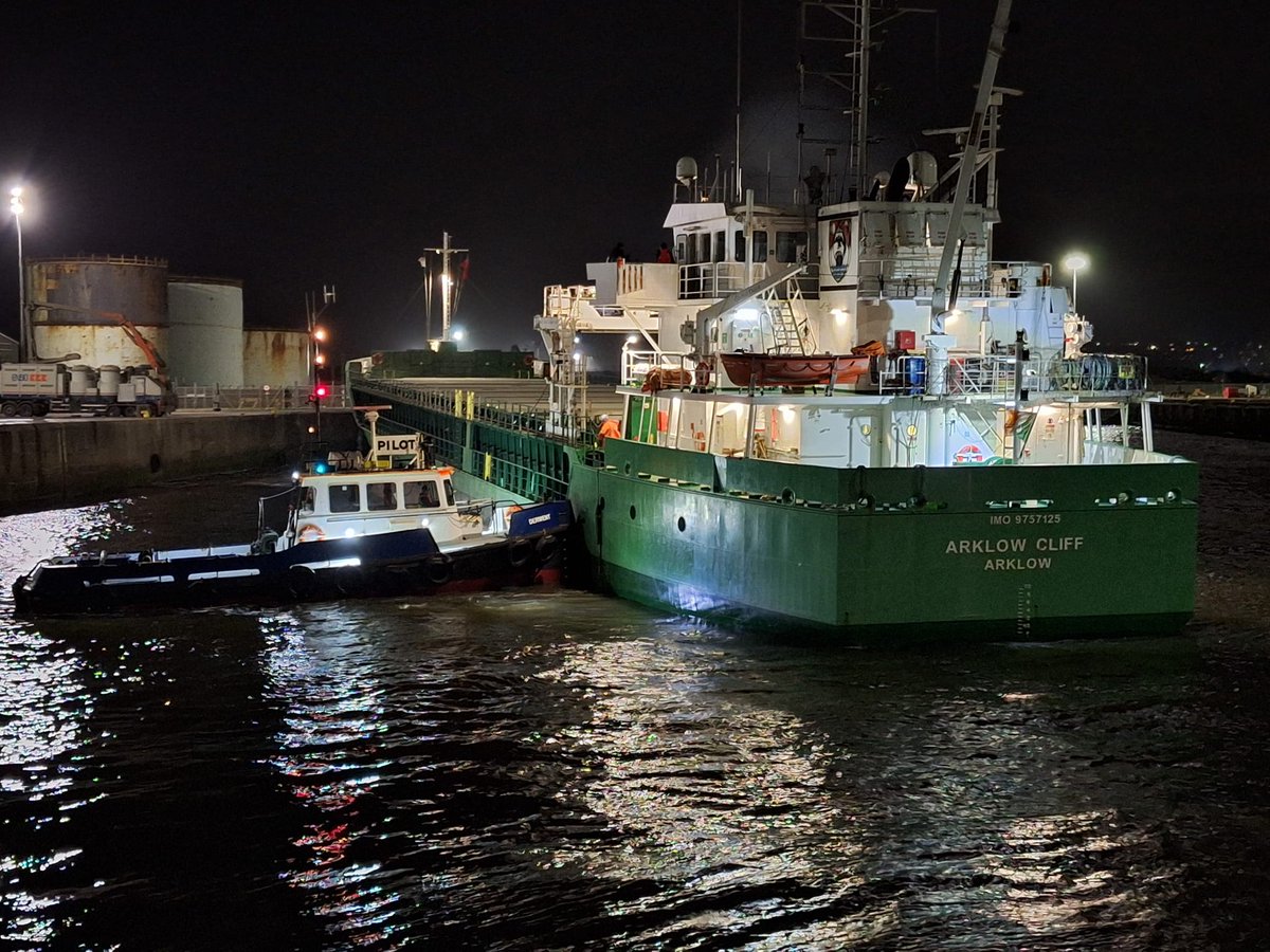 WorkingtonPort's tweet photo. Currently in Port is MV 'Arklow Cliff' from Lisbon discharging cement. #cargohandling #photooftheday #intermodalhub https://t.co/bhGzFTzsyb
