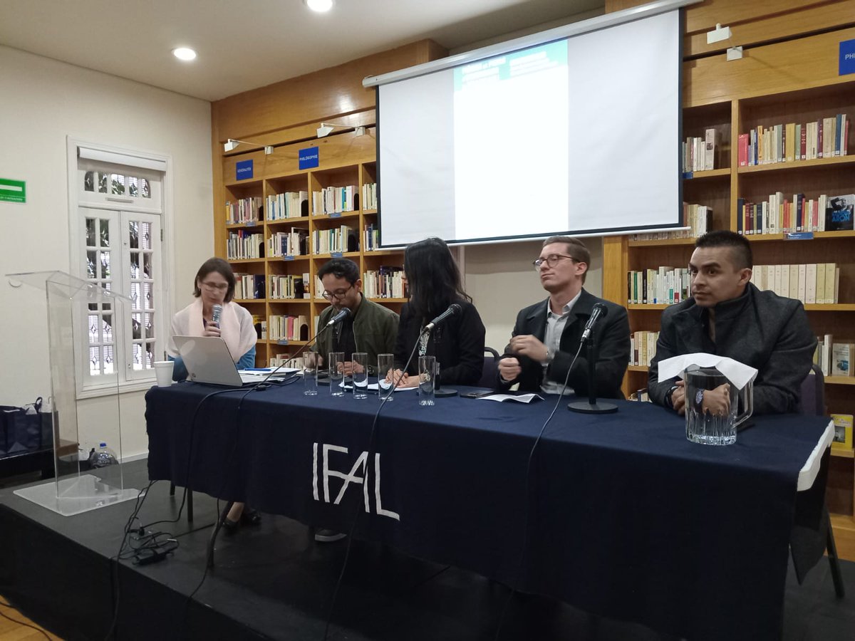 MayoralClem's tweet photo. Hier, à l'occasion de la #JIPF2023 , j'ai eu le plaisir d'animer une table ronde sur la thématique du français comme tremplin personnel ou professionnel. Un bel événement organisé pour les professeurs de français par @ifal_mx https://t.co/20U7i93aS3
