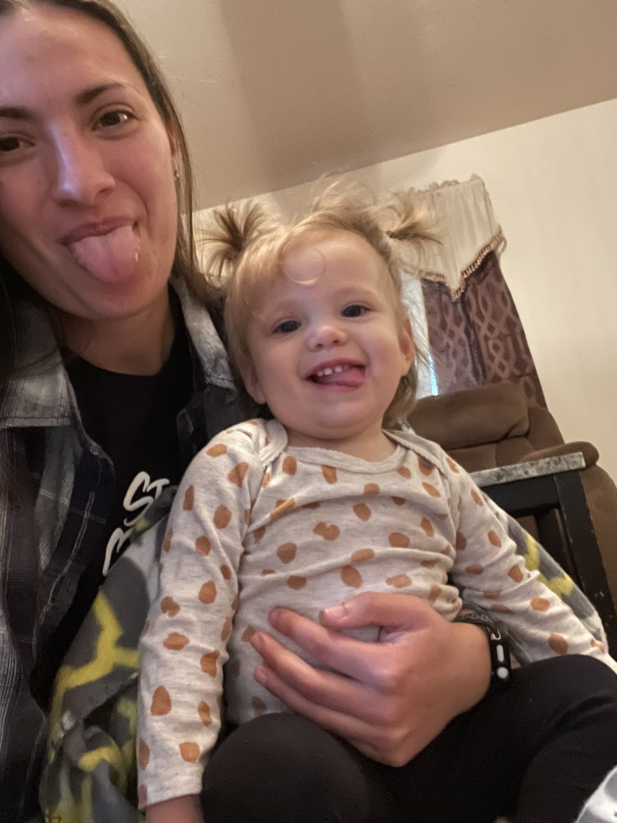 CoachMegan11's tweet photo. I’m not much of a picture taker but taking pictures with my niece helps.
Also this is what happens when she steals my phone… #GotGames? https://t.co/EzRtxe1idf