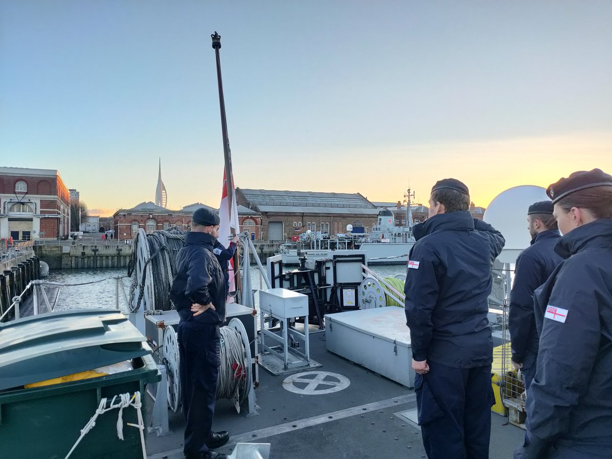 To prepare for our return to sea next year, we have embarked in @HMSHurworth for a weekend of harbour #training. Day 1️⃣: ⚠️How to live and work on board safely. 🧯Basic Firefighting techniques. 🪢Remember how to be a sailor. #SmallShipsBigImpact #AlwaysBeASailor #TeamWork