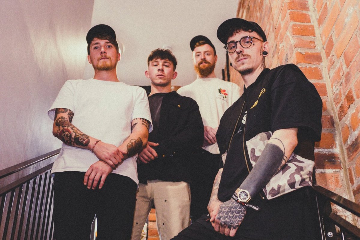 English post-hardcore quartet <a href="/headcageuk/">headcage</a> join us today for a track-by-track rundown of their debut EP ‘under my skin.' #posthardcore #trackbytrack
🔗: v13.net/2023/11/headca…
#Headcage #UnderMySkin #DebutEP