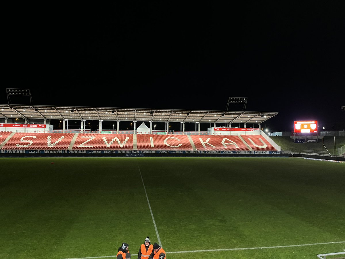 FSVZwickau's tweet image. Keine 2 Stunden mehr und dann rollt hier der ⚽️ 🔜 #FSVGFC