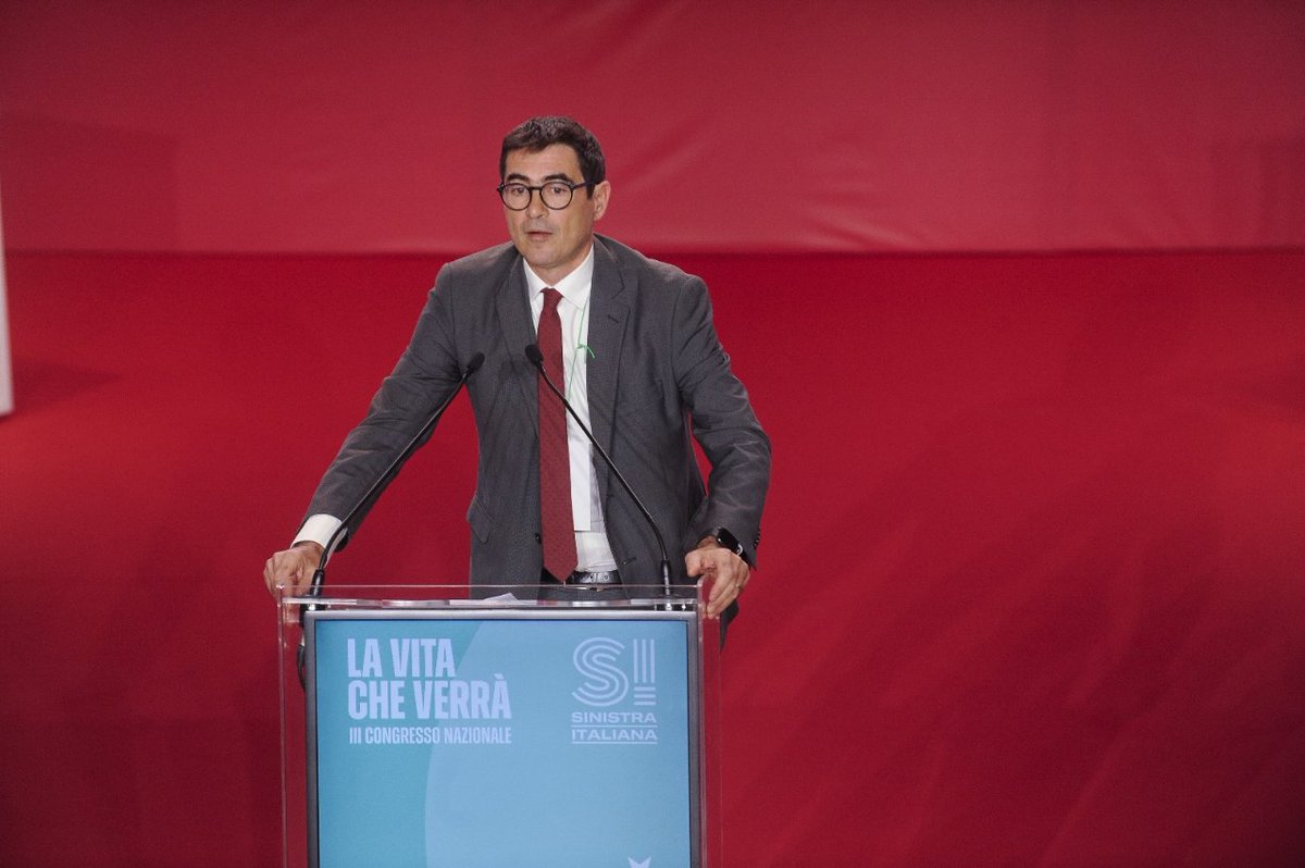 SI_sinistra's tweet photo. 🔴 @NFratoianni: "Lancio una proposta alle opposizioni: troviamoci, organizziamo una grande manifestazione per il salario minimo, contro autonomia differenziata e premierato. E poi un'iniziativa nel Paese su cui cercare e costruire alleanze nella società."

#Lavitacheverrà ☆ https://t.co/ltnptcKB7k