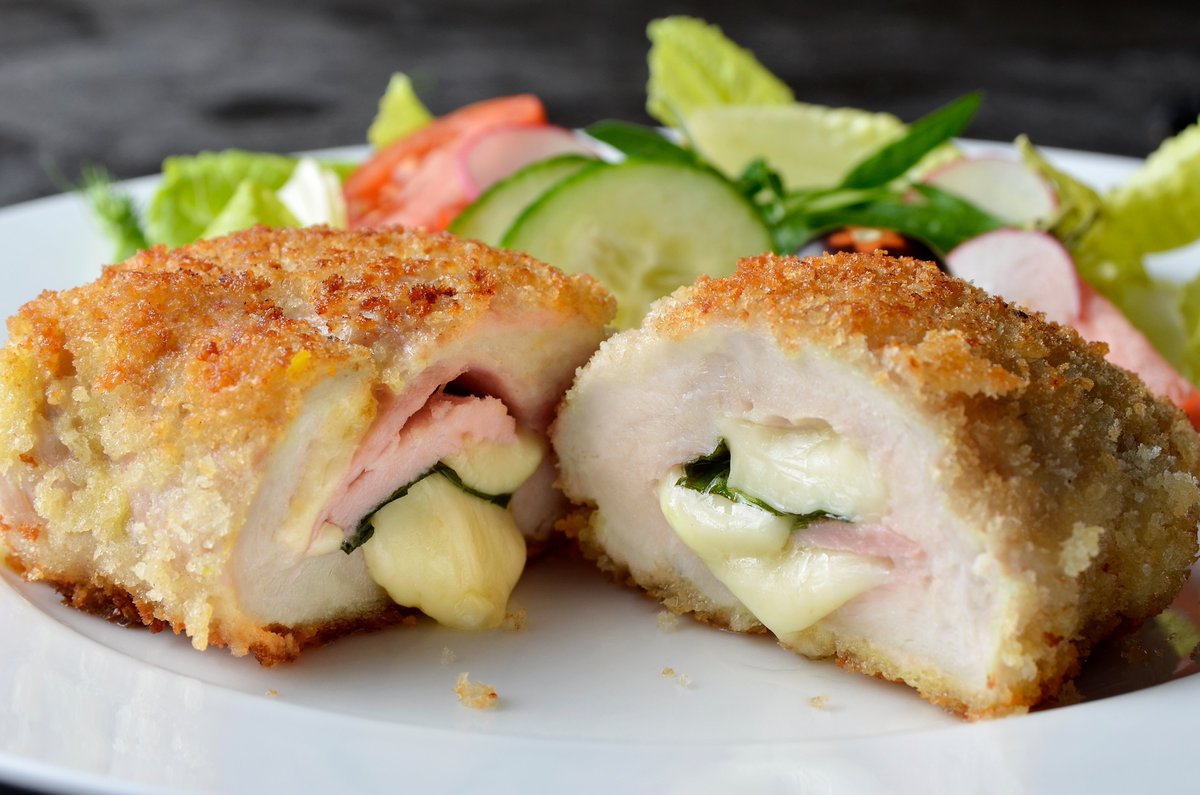 Looking for a recipe to impress your guests this festive season? 

You can look no further than our Chicken Cordon Bleu recipe. This holiday favourite will become a tradition at your table!

Find the recipe here ➡️grannys.ca/recipe/chicken…